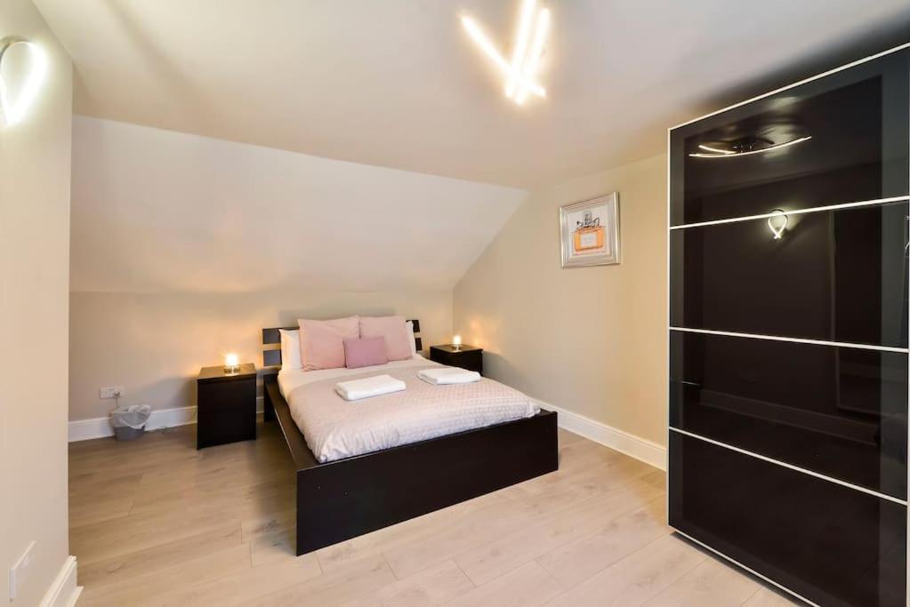 George IV Bridge - Superbly Located 3 Bedroom! Edinburgh Bagian luar foto