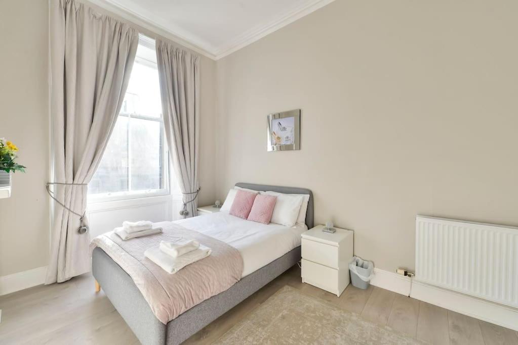 George IV Bridge - Superbly Located 3 Bedroom! Edinburgh Bagian luar foto