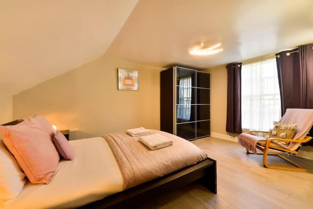 George IV Bridge - Superbly Located 3 Bedroom! Edinburgh Bagian luar foto