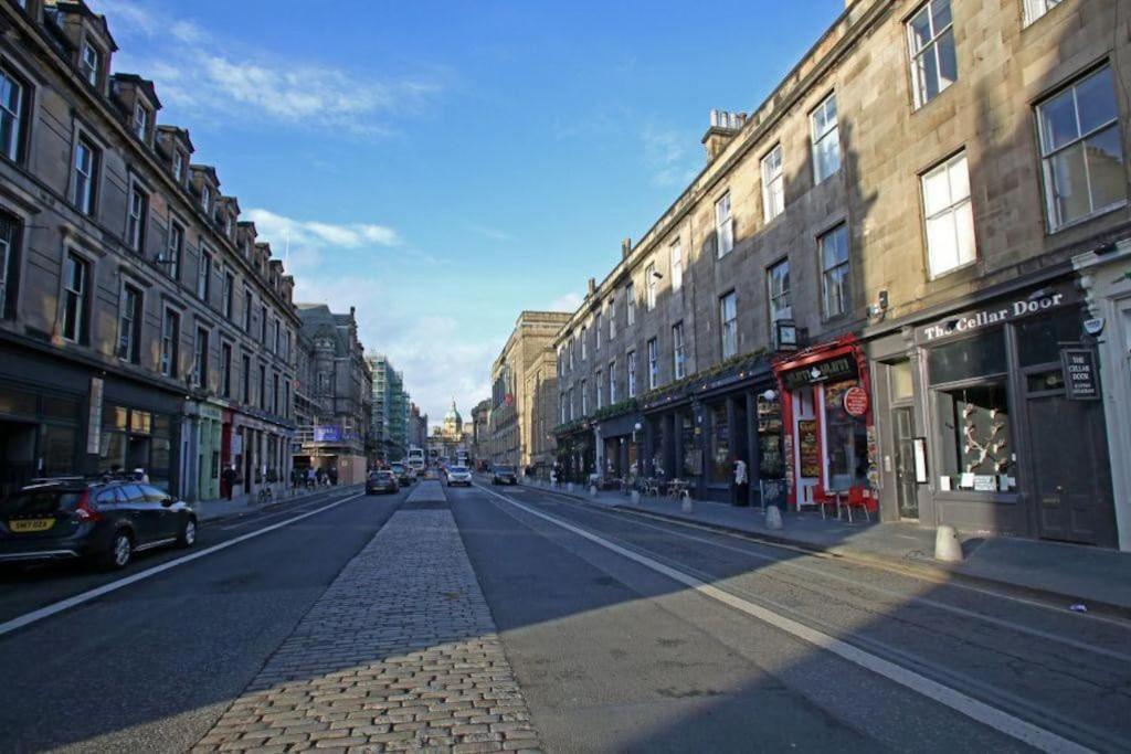 George IV Bridge - Superbly Located 3 Bedroom! Edinburgh Bagian luar foto