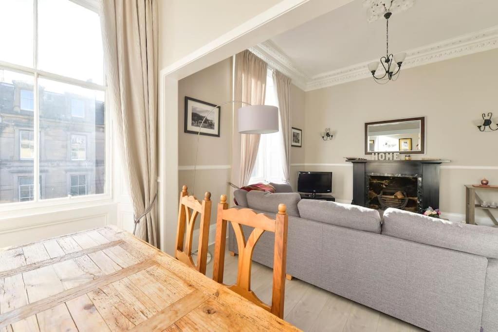 George IV Bridge - Superbly Located 3 Bedroom! Edinburgh Bagian luar foto